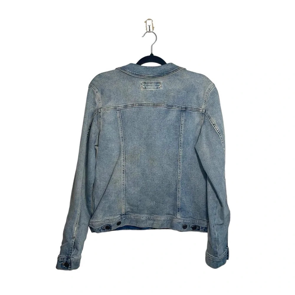 Maurices Medium Sandblast Wash Vintage Destructed Denim Jacket Medium Women’s - Picture 6 of 12